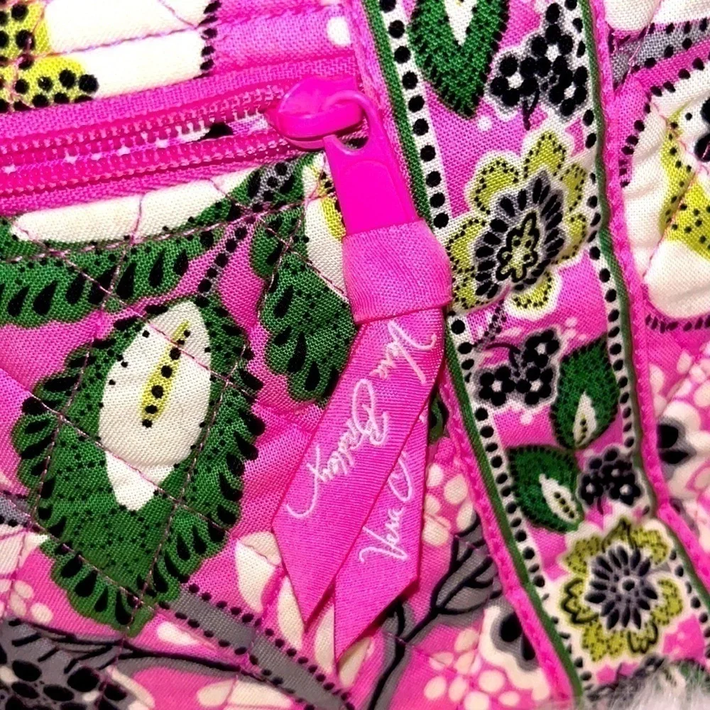 𝅺VERA Bradley Priscilla Pink hipster crossbody purse boho hippie Beachy floral
